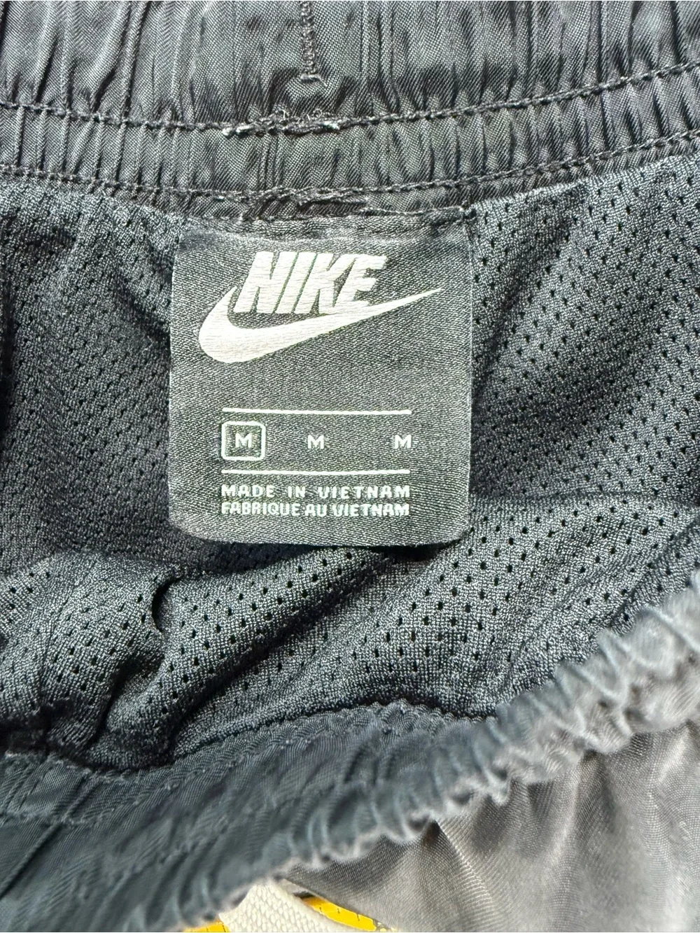 Nike Sportswear Essentials Woven Shorts Men's Medium Black Mesh Lined Flow